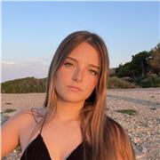 Estudiante de universidad ejerce clases de matemáticas